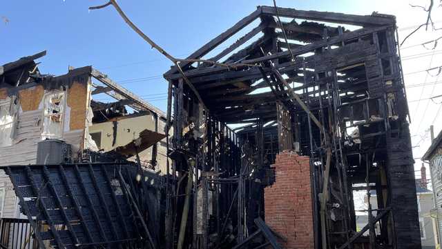 Louisville nurse and her daughter thankful to be alive after fire damages 3 homes - Vimarsana News