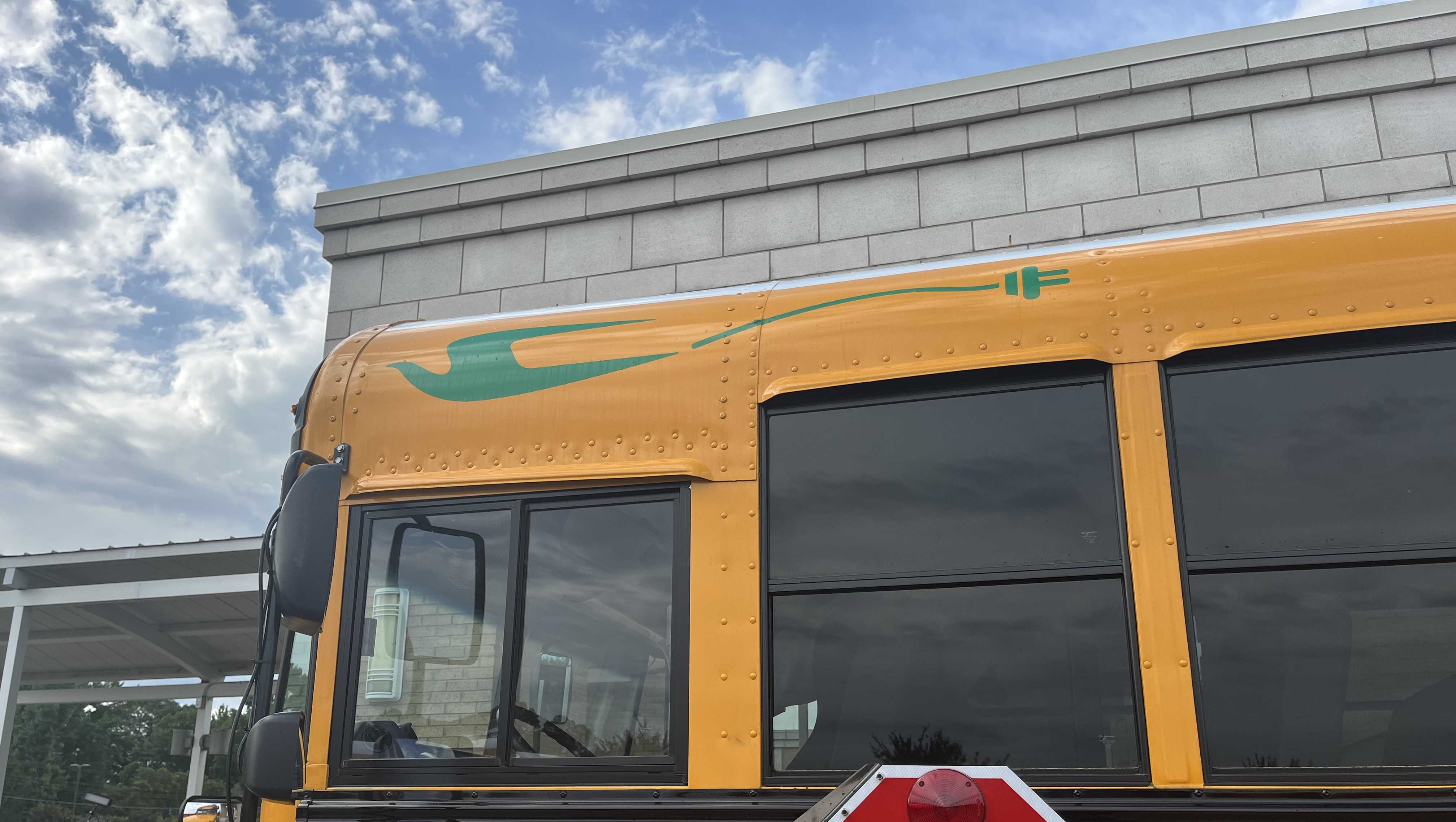 JPS awarded $9.5 million for new electric school buses - Vimarsana News