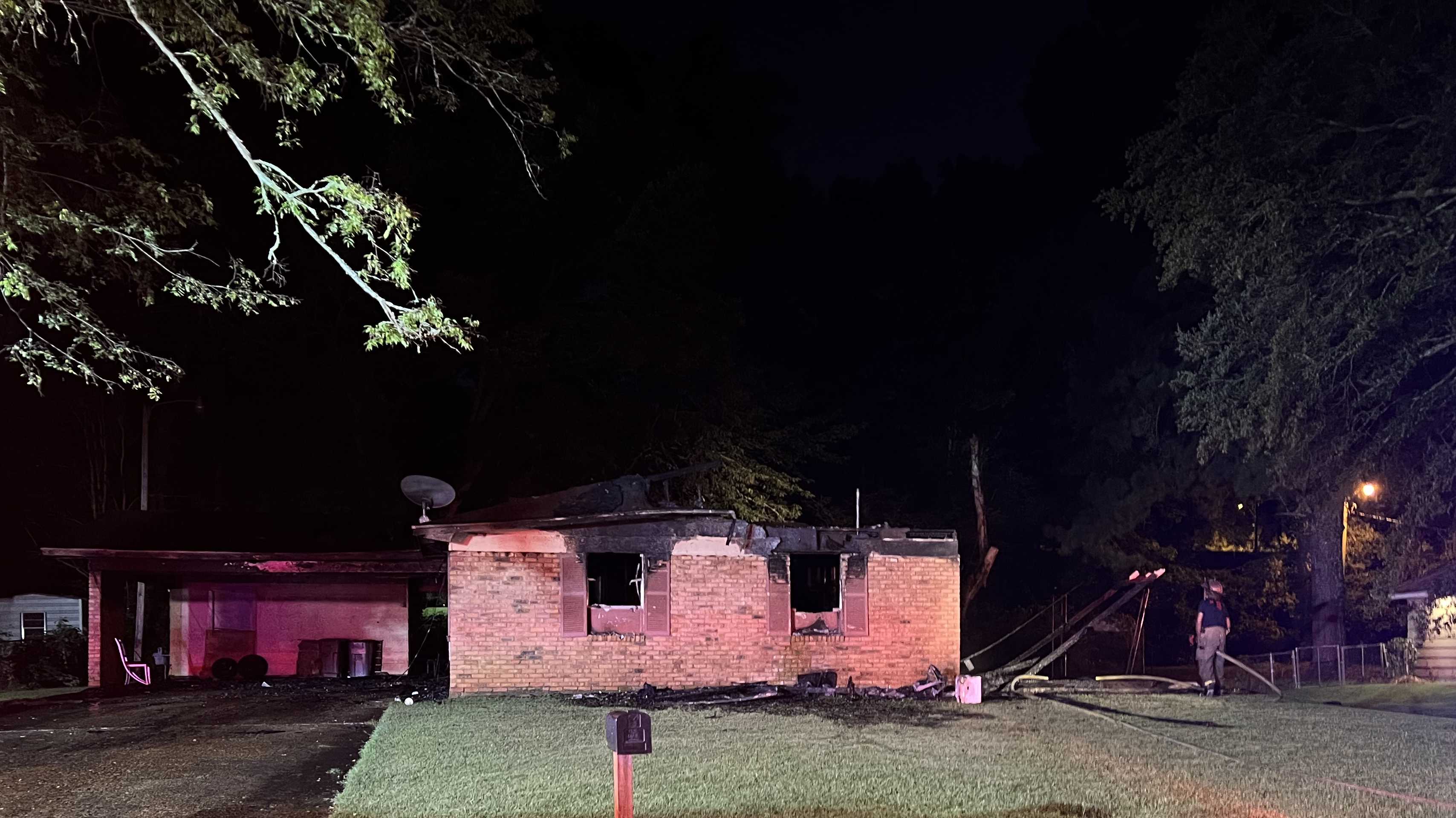 Homeowner escapes house fire - Vimarsana News