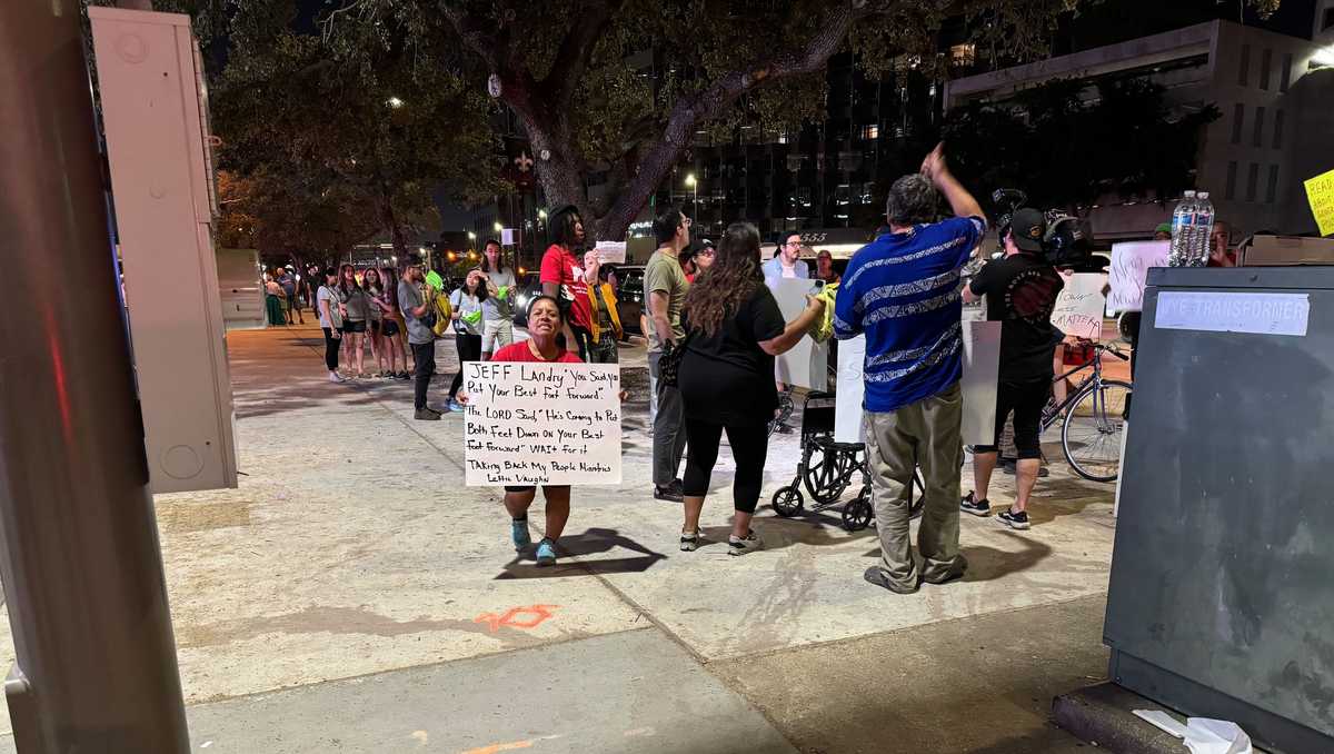 Protest outside Taylor Swift's concert in New Orleans