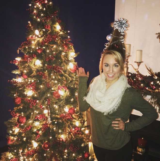 Forget ugly sweaters! Impress with this Christmas tree hairdo Forget ugly sweaters! Impress with this Christmas tree hairdo