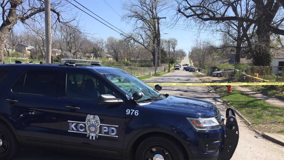 KCPD investigating two homicides Tuesday morning