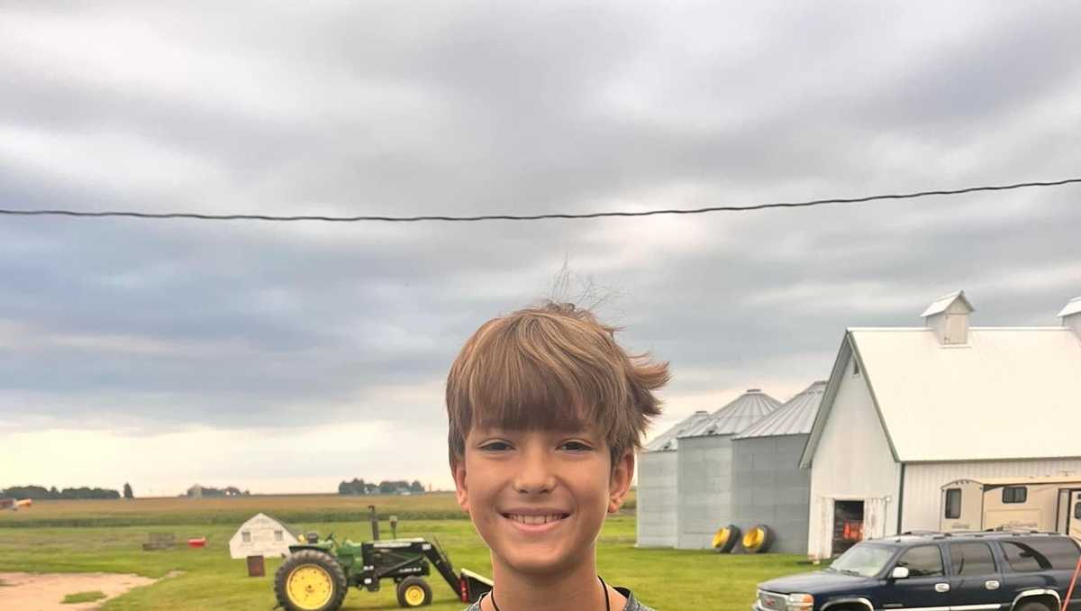 Sixth-grader honored as Hawkeye hero for game against Nebraska