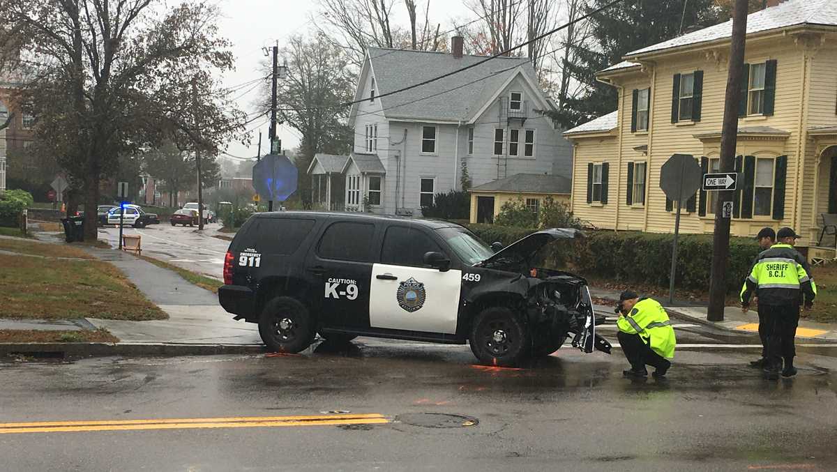 2 injured in crash involving police cruiser