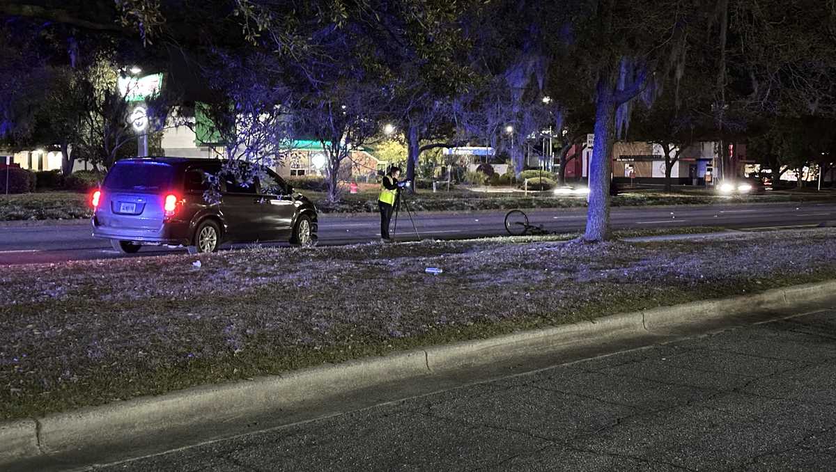Bicyclist killed after being hit by a car on Savannah's Southside - WJCL