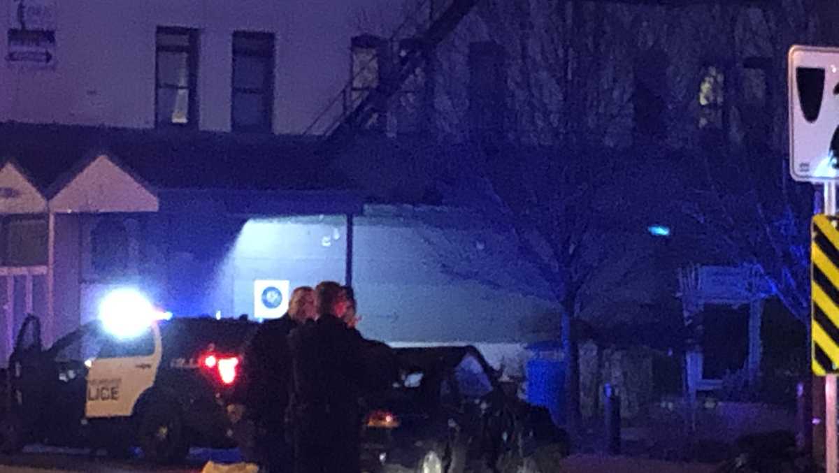 5 hurt, including officer, in Milwaukee police chase & crash