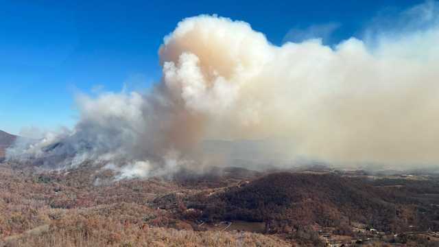 North Carolina: Fire burns in Henderson County - Vimarsana News