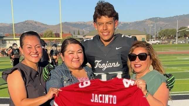 49ers nominate 2 high school athletes for Hispanic Heritage Award