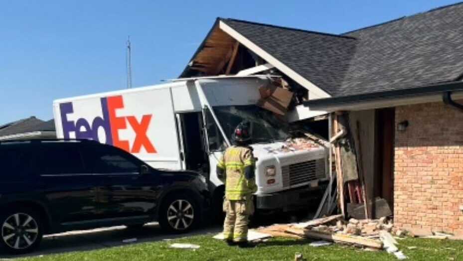 FedEx delivery driver suspected of driving under the influence crashes into Houma home