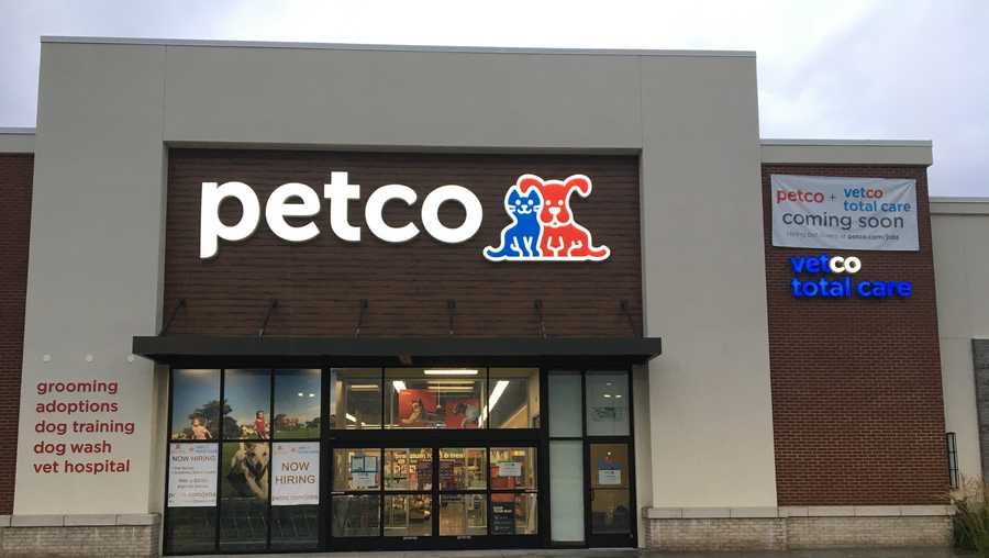 Petco opens new store in Jeffersonville with indoor dog training park, self-service washing stations