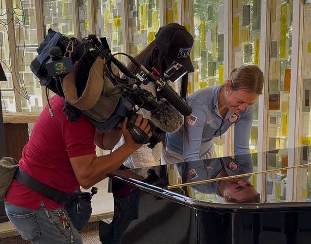 AJ&#x20;Hurt&#x20;plays&#x20;the&#x20;piano&#x20;in&#x20;Olympic&#x20;Valley.