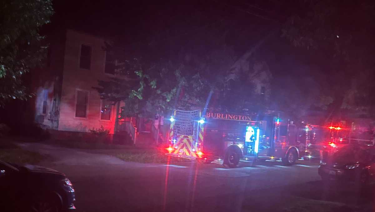 Monday night apartment fire displaces Burlington residents