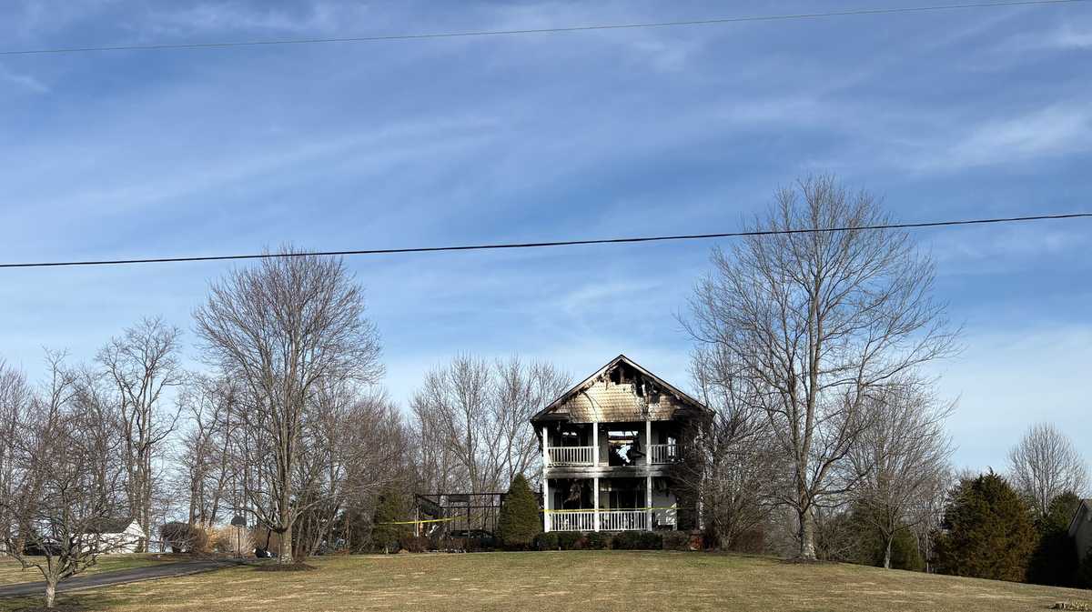 Man dies in Clark County house fire after running in to rescue family dog