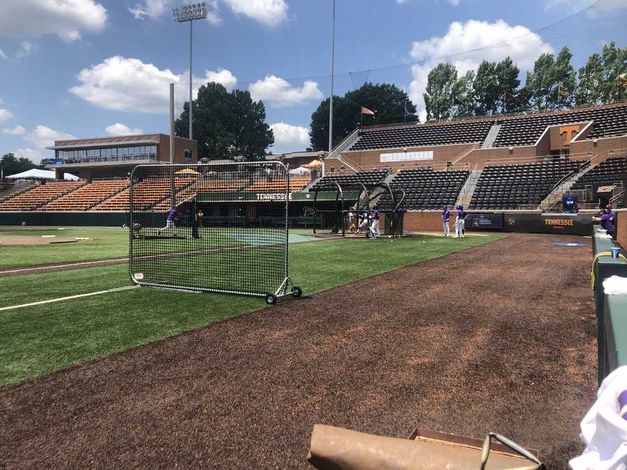 SLIDE SHOW LSU gets ready to take on Tennessee in game 2 of the