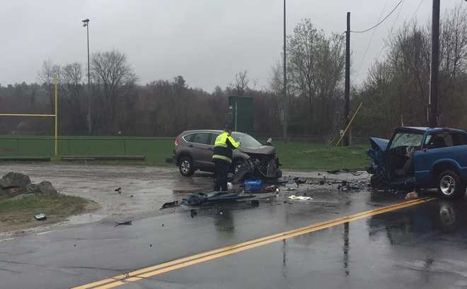 2 injured, 1 seriously, in head-on collision in Pelham