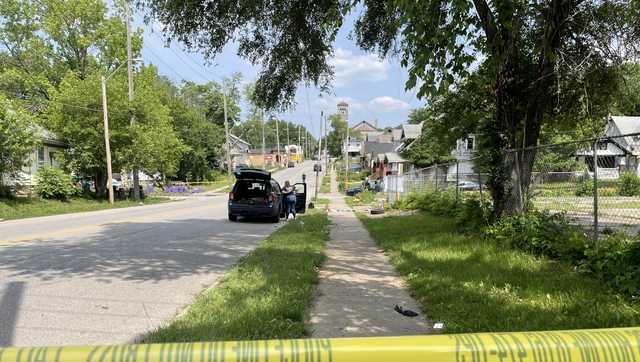 Police investigating after 2 people shot on 39th and South Benton, Chestnut - Vimarsana News