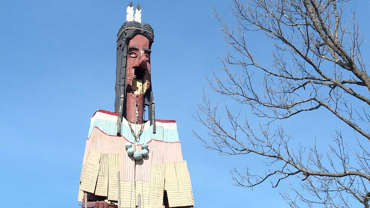 What happened to the famous Skowhegan Indian sculpture?