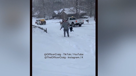 Indiana pizza delivery driver goes viral for delivering through snowstorm