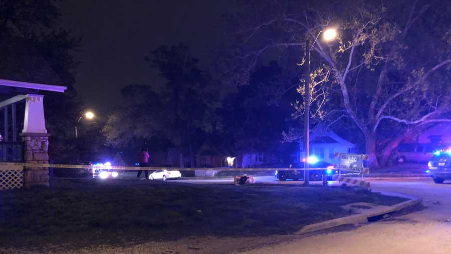 Police 3 wounded in shooting Tuesday night near 44th, Indiana