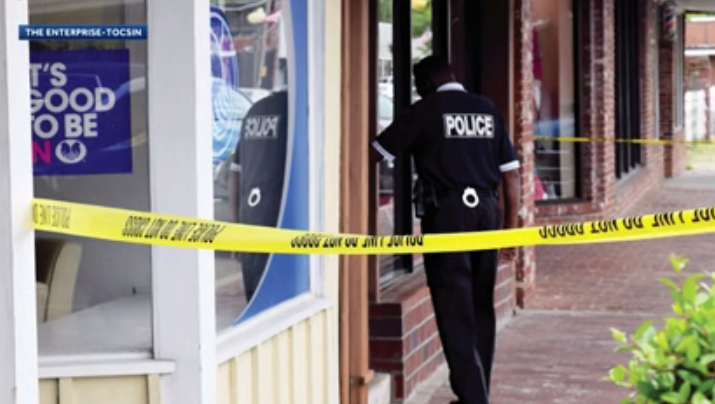 2 brothers charged in shooting that killed woman during jewelry store robbery