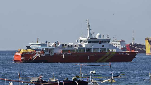 Items found from lost Indonesian sub indicate that it sunk, officials say - Vimarsana News