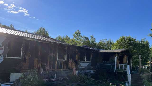 Man killed in Maine fire; Wife, 2 children escape early morning flames - Vimarsana News