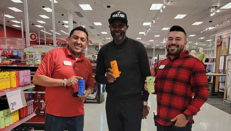 49ers legend Jerry Rice visits Salinas, promotes new energy drink