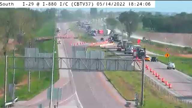 Fiery crash on I-29 in Iowa kills one person - Vimarsana News