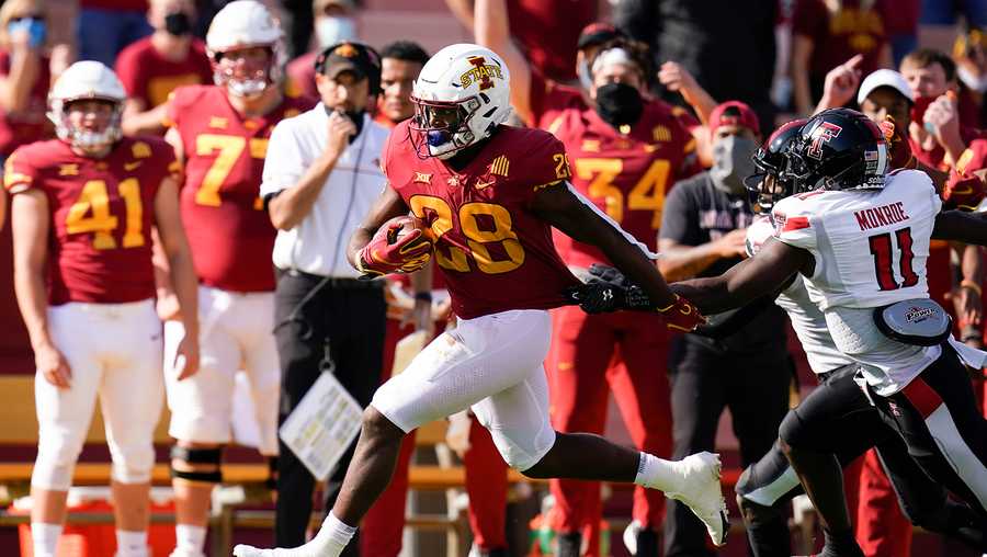 Iowa State moves up to No. 17 in AP football ranking