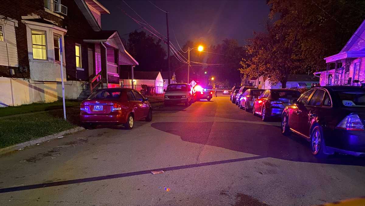 \Man taken to hospital after shooting in Iroquois neighborhood