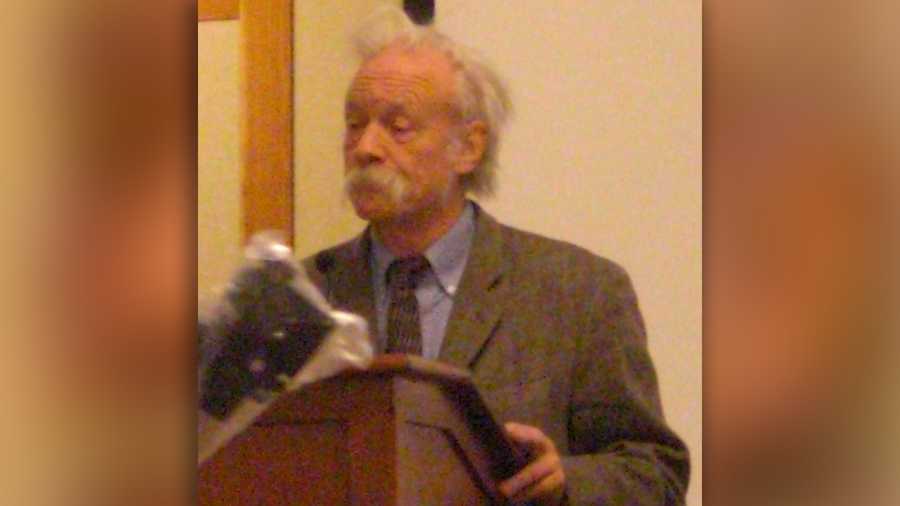 Irvin Dana Beal speaks at Northeastern University during the Boston Ibogaine forum of 2009.
