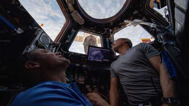 After a record-breaking 355 days spent in space, NASA astronaut Mark Vande Hei is back on Earth - Vimarsana News