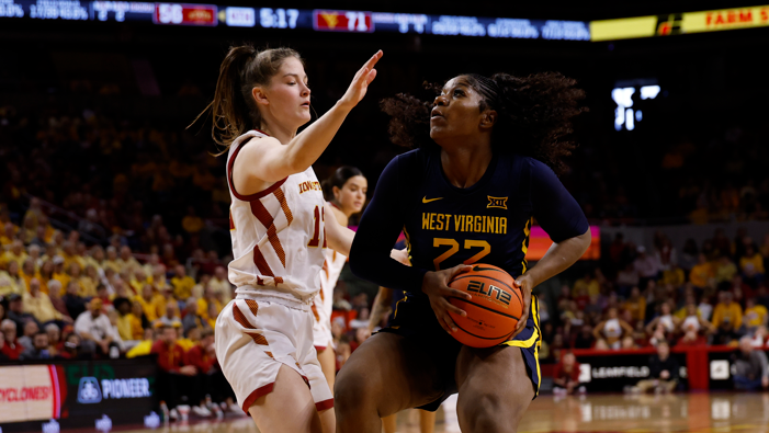 Crooks held to 9 shots as ISU women drop third straight game