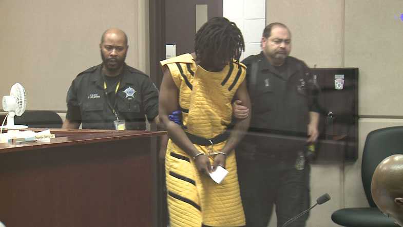 Man accused of killing woman, 2 girls appears in court in Milwaukee - WISN