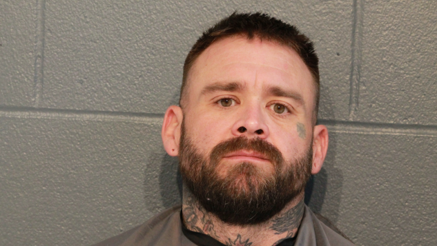 Standoff ensues after man aims weapon at deputies - Vimarsana News