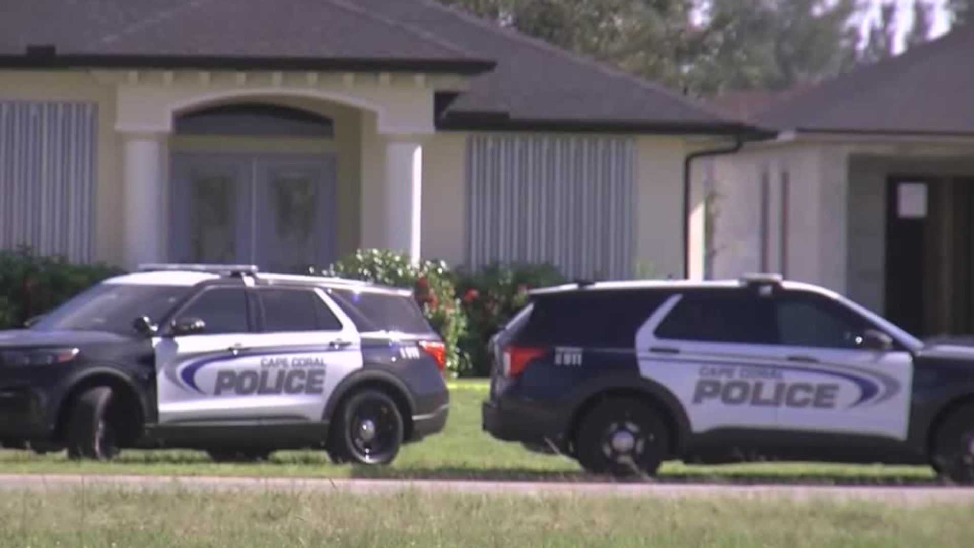 Man accused of killing mother in Cape Coral home arrested after multi ...