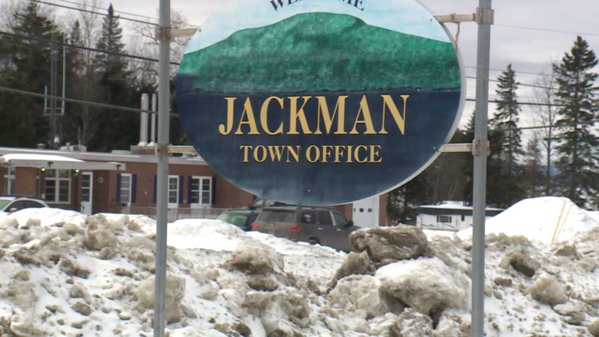 Leaders to meet with white separatist town manager in Maine