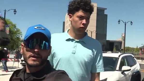 Johnson County document reveals details in Jackson Mahomes case - Vimarsana News