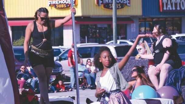 Jacksonville Nc Christmas Parade 2022 Naughty Or Nice? Christmas Parade Float Has Pole Dancers