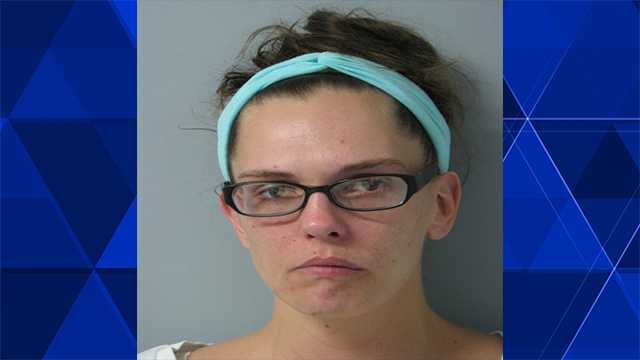 Mom left kids in car to shoplift, police say