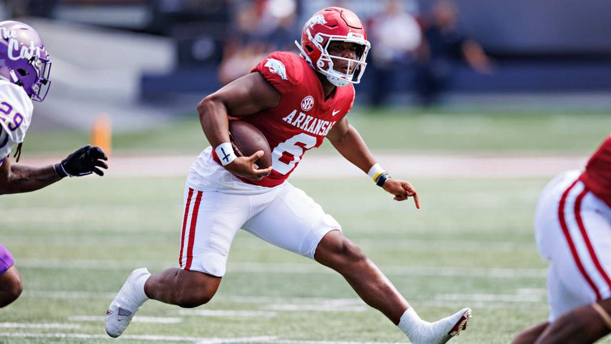 Where to watch Arkansas Razorbacks take on Illinois in first round