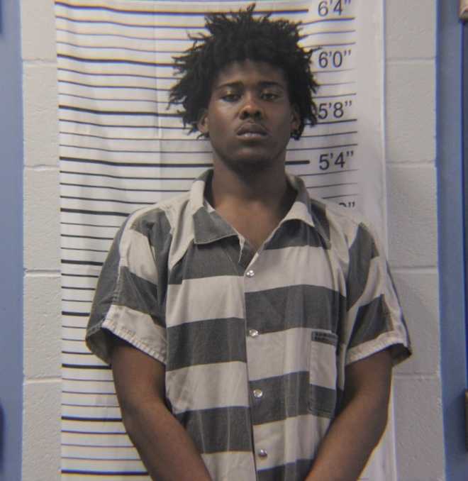 Georgia: Teen, his mother and another man arrested after fight over gun