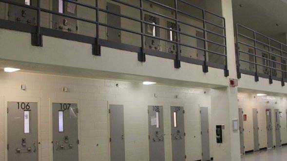 Authorities investigate after inmate dies at Johnson County Detention Center