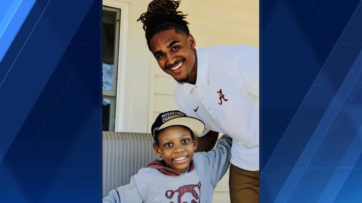 Eagles' Jalen Hurts surprises family with child battling cancer