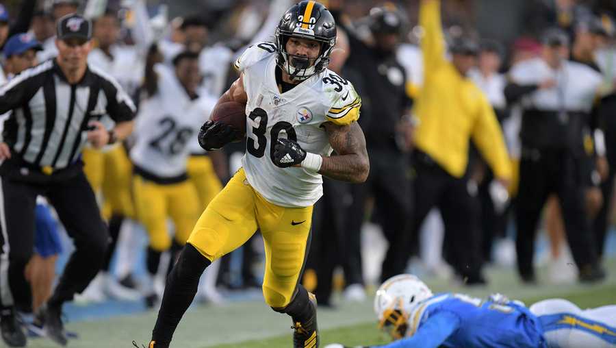 Steelers' James Conner gives trip to Super Bowl to military veteran