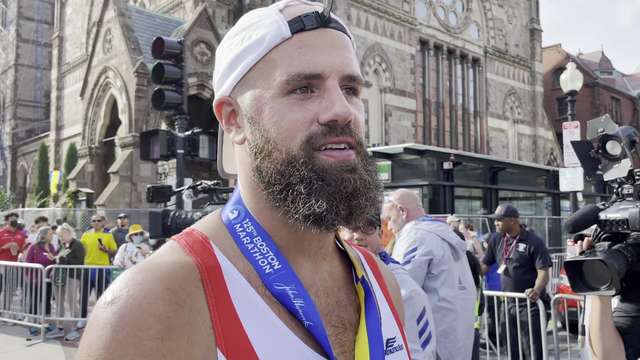 Former Patriots player James Develin finishes Boston Marathon - Vimarsana News