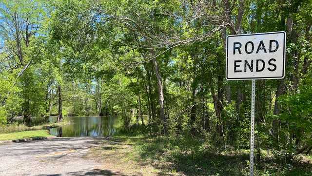 Jasper County: Unidentified woman found tied up beside riverbank