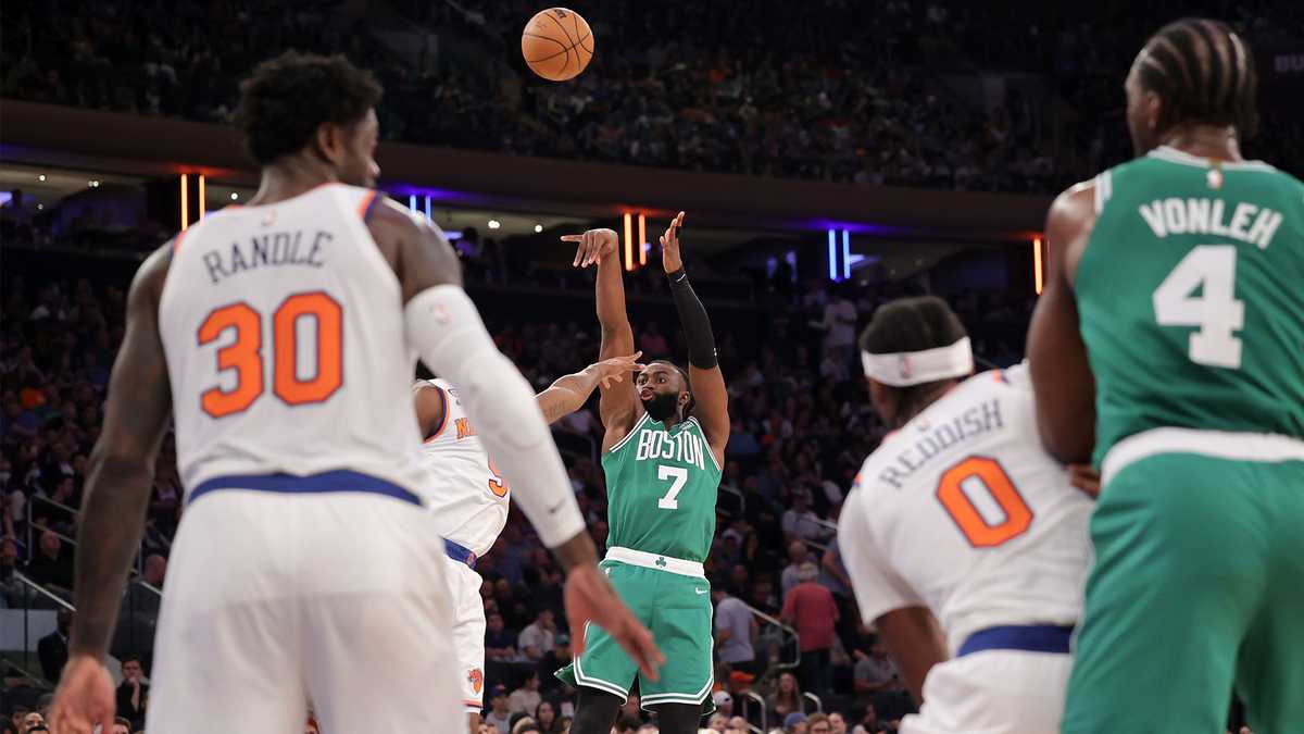 Brown scores 32, Celtics hold on for 101-99 win over Knicks - The