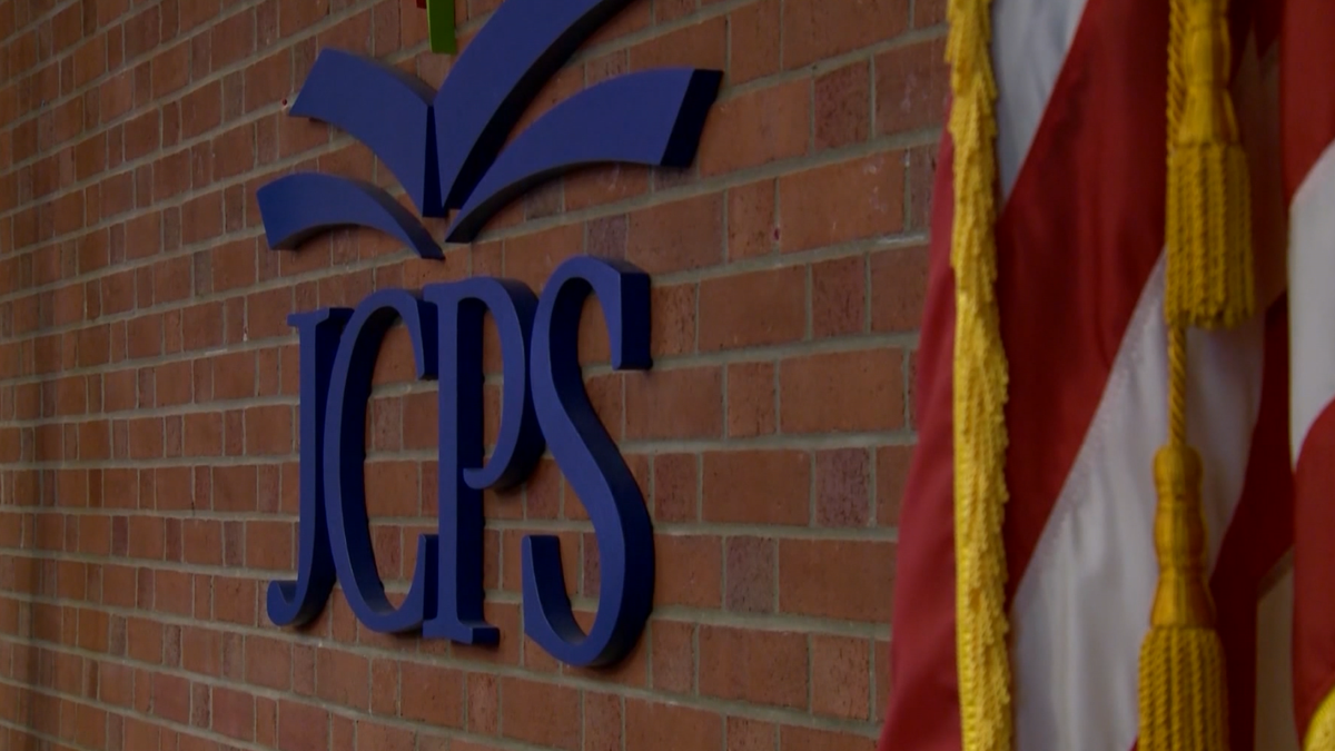 JCPS board approves 5 raise for teachers across school district