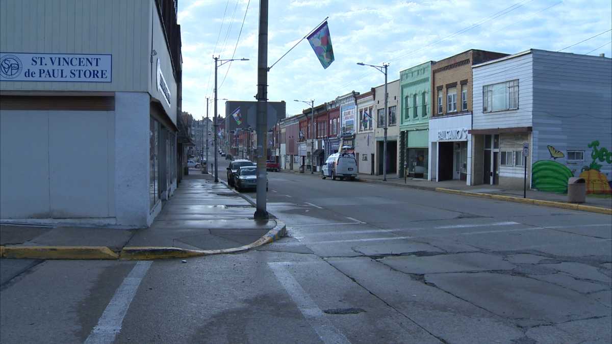 Man shot to death in downtown